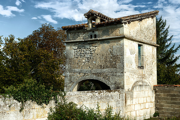 Dovecote - Villebois-Lavalette, France